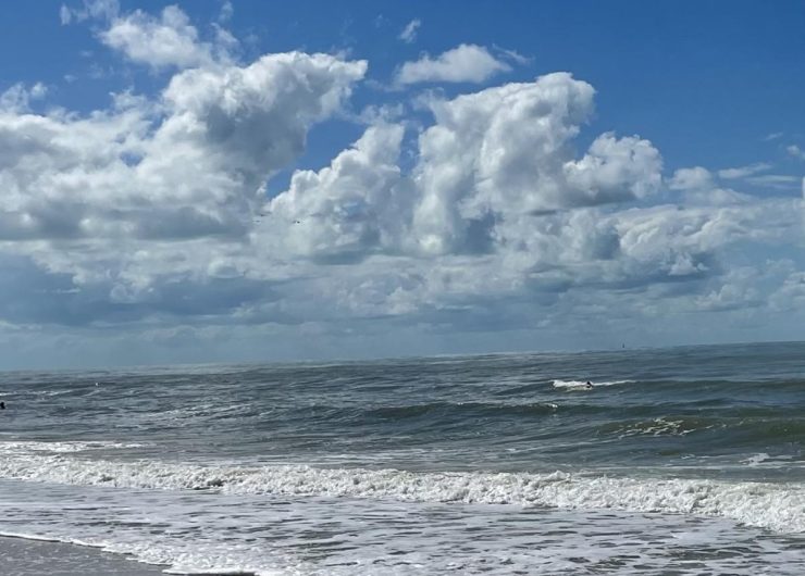 Picture of Florida ocean with tide and blue sky