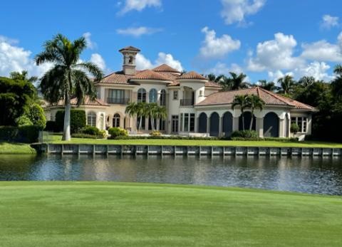 Picture of Beautiful mansion in Florida on golf course